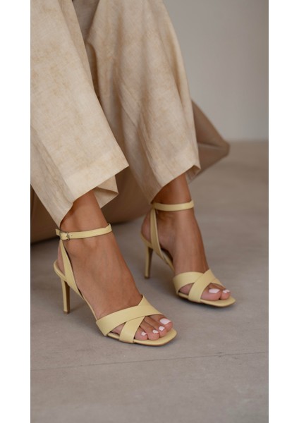 Napa Sarı Hakiki Deri Topuklu Ayakkabı indirimleri