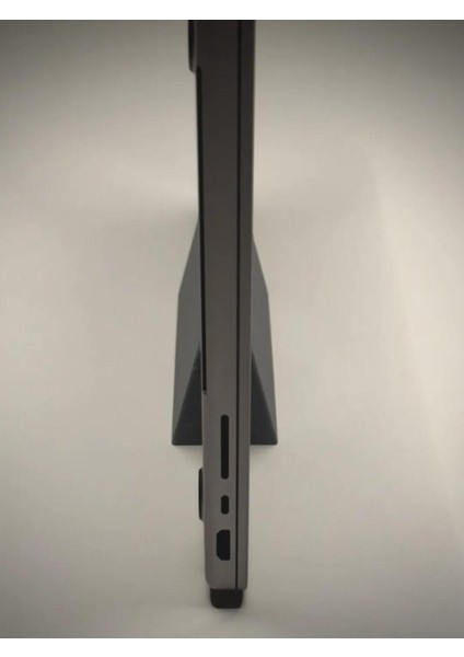 MacBook Pro 14" Dikey Masaüstü Standı