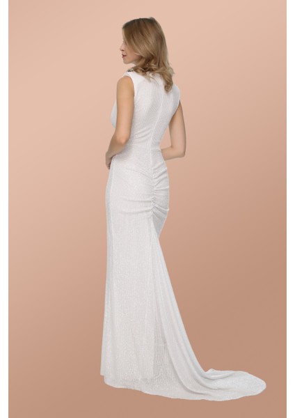 Beyaz Payet V Yaka Uzun Beyaz Kuyruklu Elbise modelleri