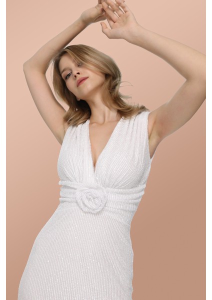 Beyaz Payet V Yaka Uzun Beyaz Kuyruklu Elbise