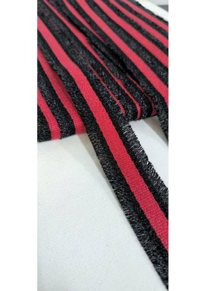 Siyah Gümüş Kenarlı Kırmızı Detaylı Püskül Şerit fiyatları