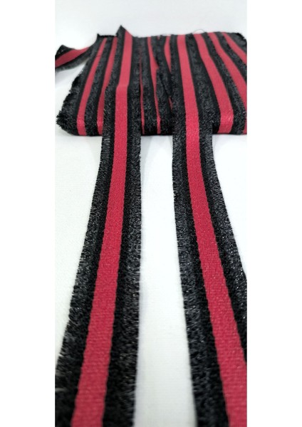 Siyah Gümüş Kenarlı Kırmızı Detaylı Püskül Şerit indirimleri