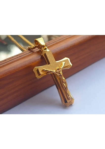 Şıklığın ve Inancın Simgesi Minimal Tasarımlı Altın Renk Haç Kolye