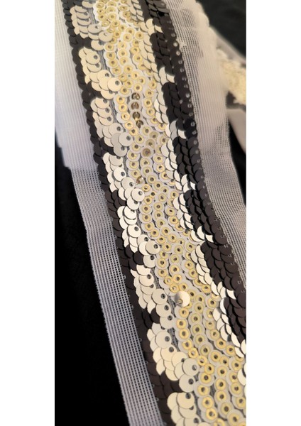 Beyaz Tül Üzerine Siyah Gümüş Pul Payet Şerit fiyatları