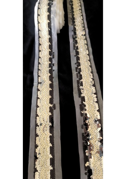 Beyaz Tül Üzerine Siyah Gümüş Pul Payet Şerit fırsatları