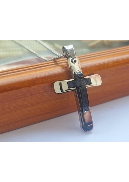 Şıklığın ve Inancın Simgesi Minimal Tasarımlı Siyah Gümüş Renk Haç Kolye