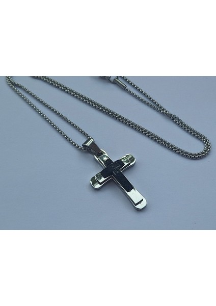 Şıklığın ve Inancın Simgesi Minimal Tasarımlı Siyah Gümüş Renk Haç Kolye modelleri