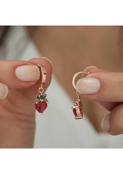 Gümüş Çilek Figür Meyve Küpe fırsatları