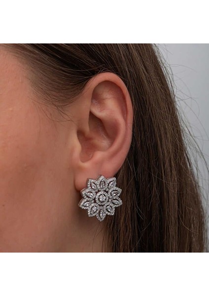 Gümüş Zirkon Taşlı Çiçek Kadın Küpe fırsatları