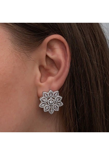 Gümüş Zirkon Taşlı Çiçek Kadın Küpe indirimleri