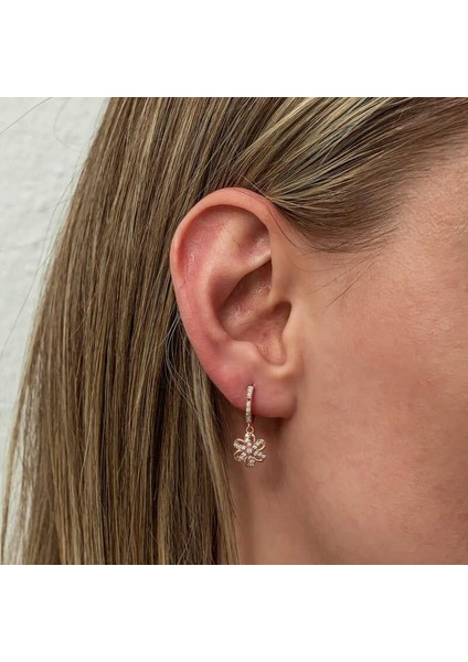 ​gümüş Sallantılı Rose Çiçek Kadın Küpe fırsatları