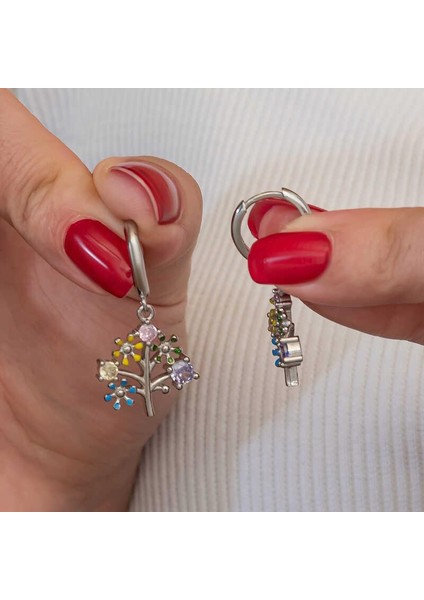 Gümüş Renkli Taşlı Hayat Ağacı Kadın Küpe modelleri