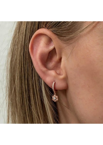 Gümüş Sallantılı Rose Minimal Çiçek Kadın Küpe fırsatları