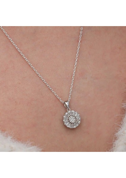 Gümüş Zirkon Taşlı Yuvarlak Kadın Kolye modelleri