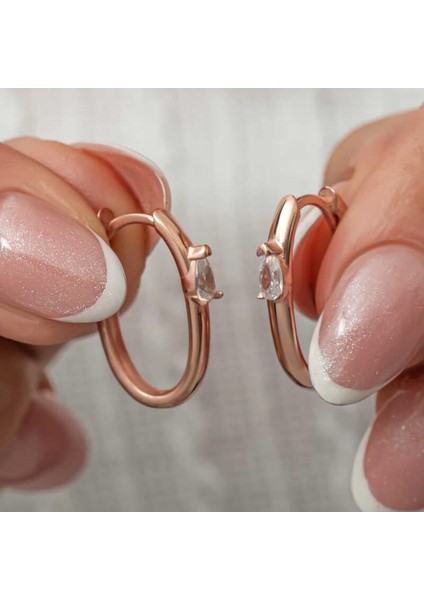 Gümüş Oval Damla Taşlı Kadın Küpe