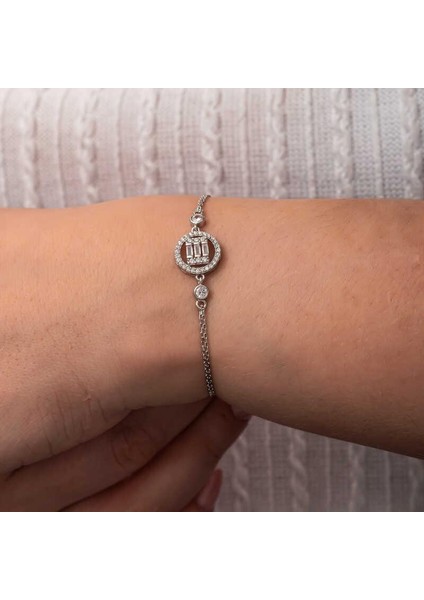 Gümüş Yuvarlak Baget Taşlı Kadın Bileklik fırsatları