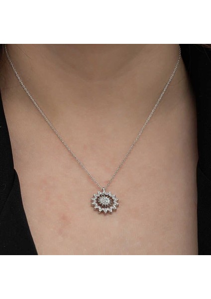 Gümüş Güneş Kadın Kolye fırsatları