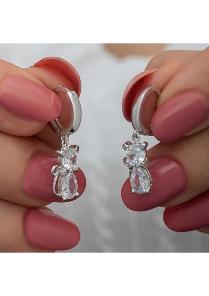 Gümüş Sallantılı Kedi Kadın Küpe