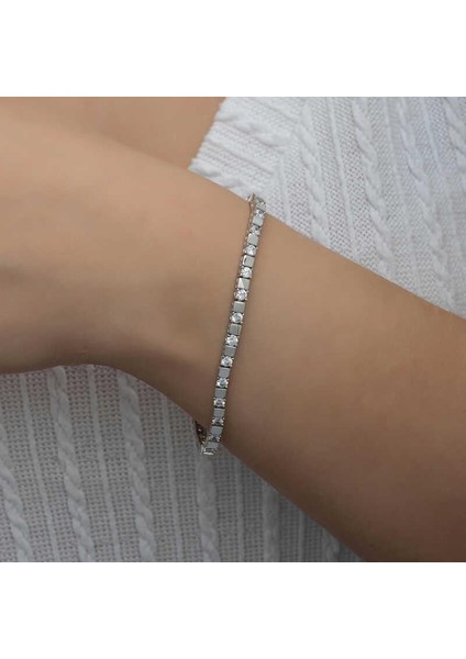 Gümüş Beyaz Taşlı Su Yolu Kadın Bileklik fiyatları