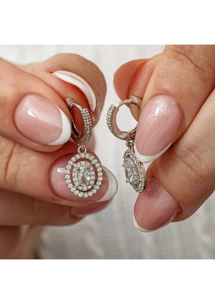 Gümüş Oval Taşlı Sallantılı Küpe