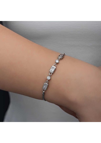 Gümüş Dikdörtgen Zirkon Taşlı Kadın Bileklik modelleri