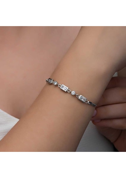Gümüş Dikdörtgen Zirkon Taşlı Kadın Bileklik fırsatları