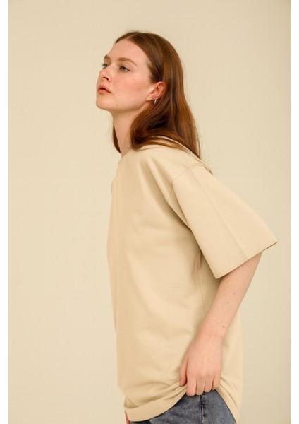 Kadın Krem Oversize Bisiklet Yaka %100 Organik Pamuk Düz Basic Yazlık T-Shirt indirimleri