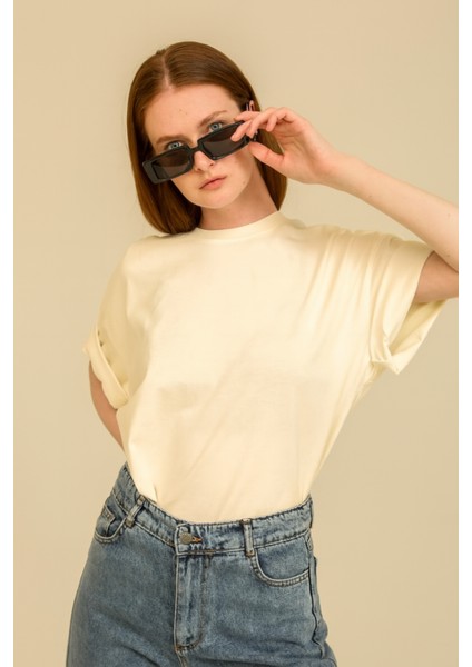 Kadın Krem Oversize Bisiklet Yaka %100 Organik Pamuk Düz Basic Yazlık T-Shirt