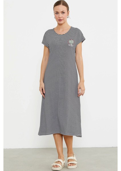 77489 Nakış Detaylı Marine Penye Elbise fiyatları