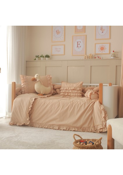 Luna %100 Pamuk Montessori Bebek Uyku Seti – Fırfırlı, Kahve Renk, Ördek Uyku Arkadaşı ile