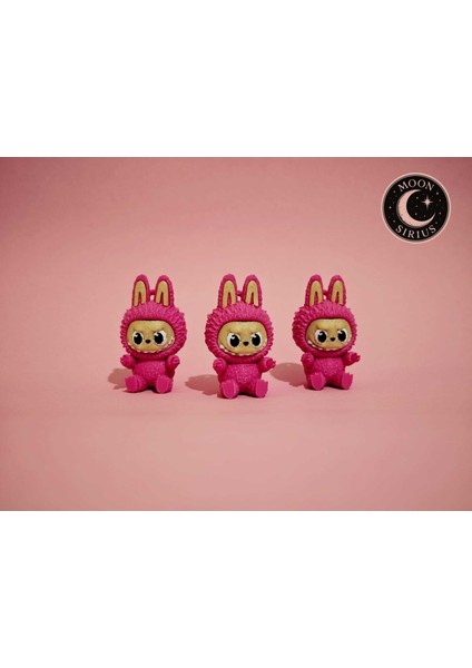 Sevimli Pembe Tavşan Kostümlü Mini Biblo – Dekoratif Masa Üstü Figürü