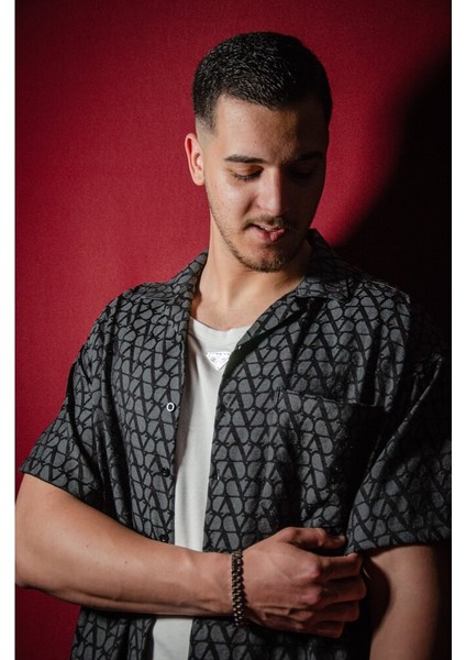 Monogram Detaylı Yarım Kollu Erkek Gömlek