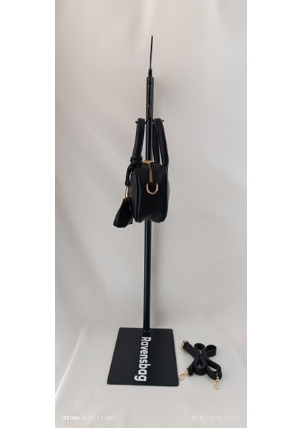 Aksesuarlı El ve Omuz Kadın Çanta fırsatları