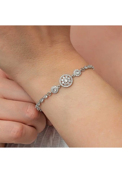 Gümüş Çember Beyaz Taşlı Su Yolu Kadın Bileklik modelleri