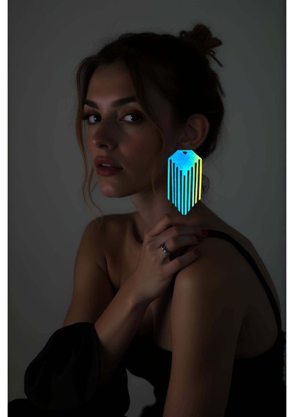 Rainbow Reflektörlü Püsküllü Küpe, Şık Lazer Kesim Küpe