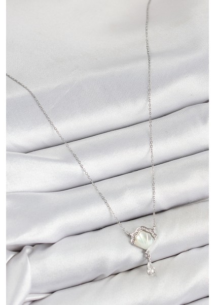 Pirinç Zirkon Taşlı Istiridye Model Gümüş Renk Kadın Kolye - EBJ250802W37070 fiyatları