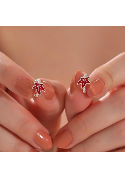 Gümüş Çınar Yaprağı Çocuk Küpesi fiyatları