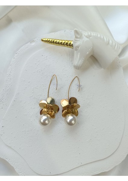 Çiçek Pullu Incili Küpe