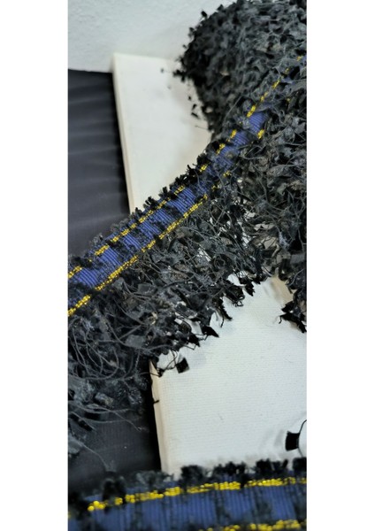 Laci Şerit Üzerine Desenli Püskül Saçak fiyatları