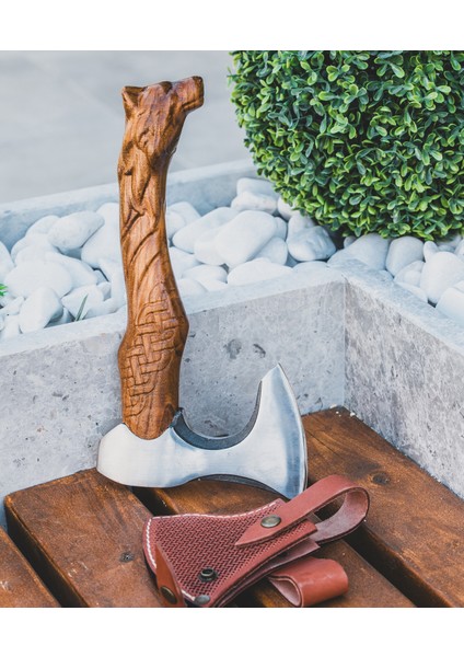 Kurt Başı Figürlü Kamp Baltası modelleri