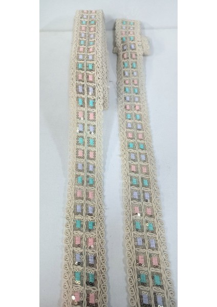 Renkli Iplikli Pullu Ara Model Şerit modelleri