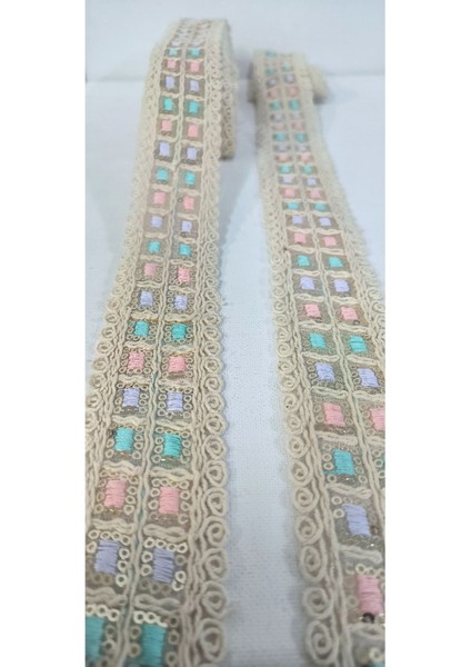 Renkli Iplikli Pullu Ara Model Şerit indirimleri