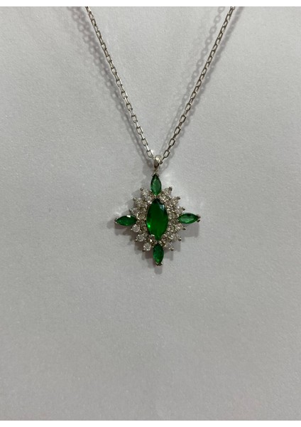 Beş Taşlı Yeşil Taşlı Rodyum Gümüş Şans Kolyesi fiyatları