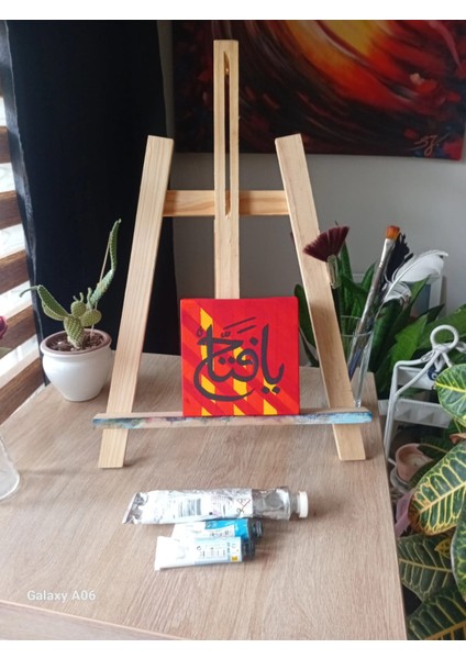 Galatasaray Temalı Esma Ül Hüsna Ya Fettah Zafer Yazılı Akrilik Masa Üstü Tablo