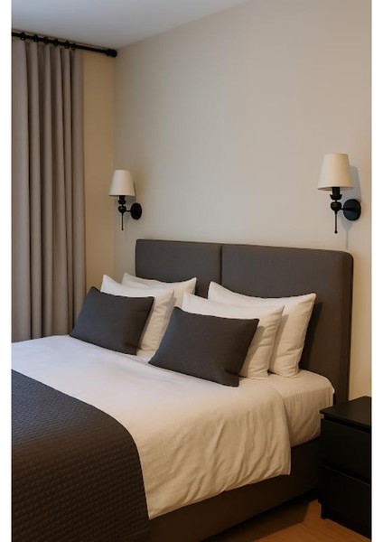 Tekli Perge Aplik Metal Toplu Siyah Boyalı Krem Şapkalı