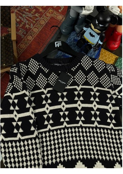 Işlemeli Erkek Triko Kazak