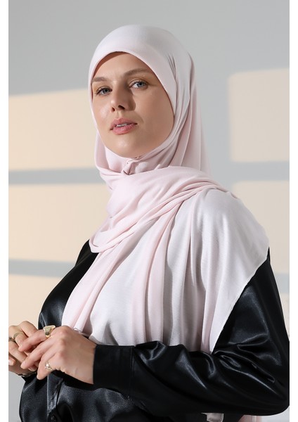 Hazır Pratik Geçmeli Likralı Penye Tesettür Şal - Pudra