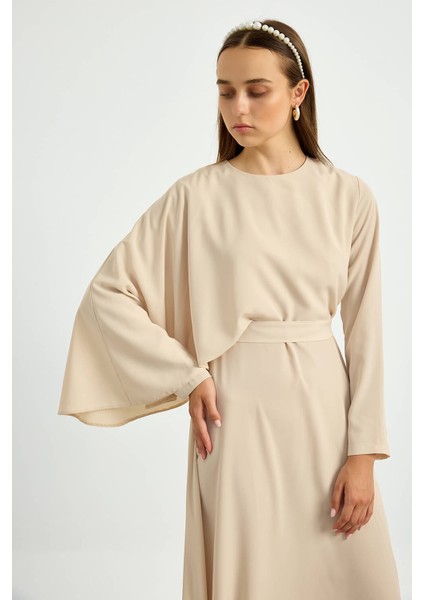 Bej Pelerin Detaylı Elbise