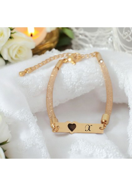 14 Ayar Plakalı Altın x Harfine Özel Hasır Kordonlu Kalp Figürlü Hediye BILEKLIK-528HARF fiyatları