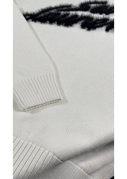 Tüylü Nakış Logo Detaylı Erkek Triko Kazak fiyatları